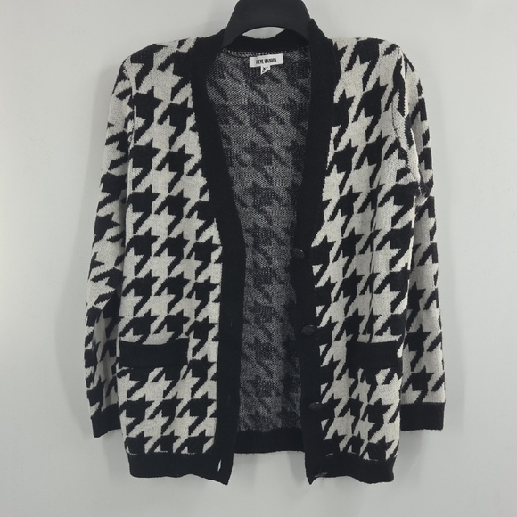 Steve Madden Black and White Houndstooth Cardigan - Picture 6 of 16